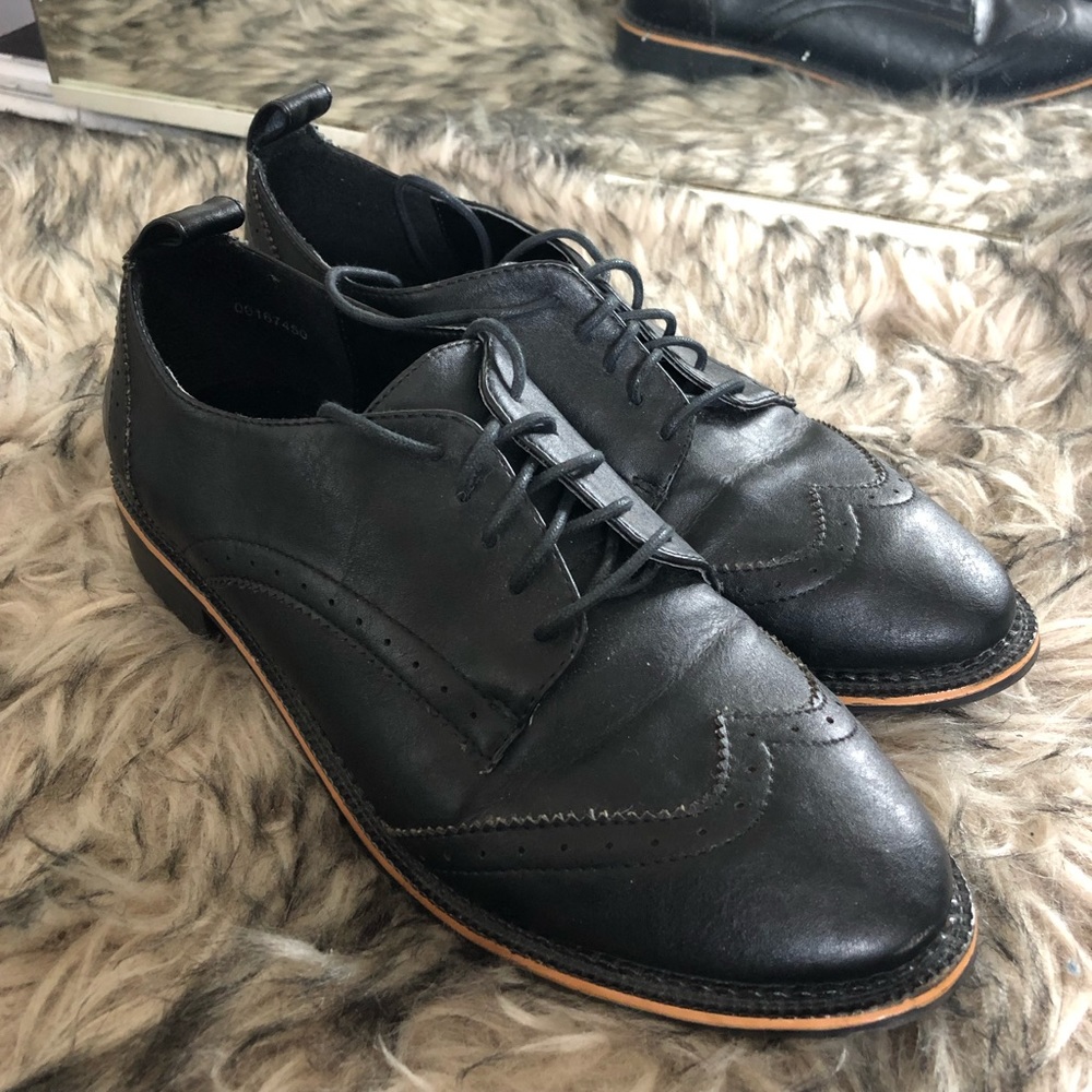 Forever 21 Black Wingtips